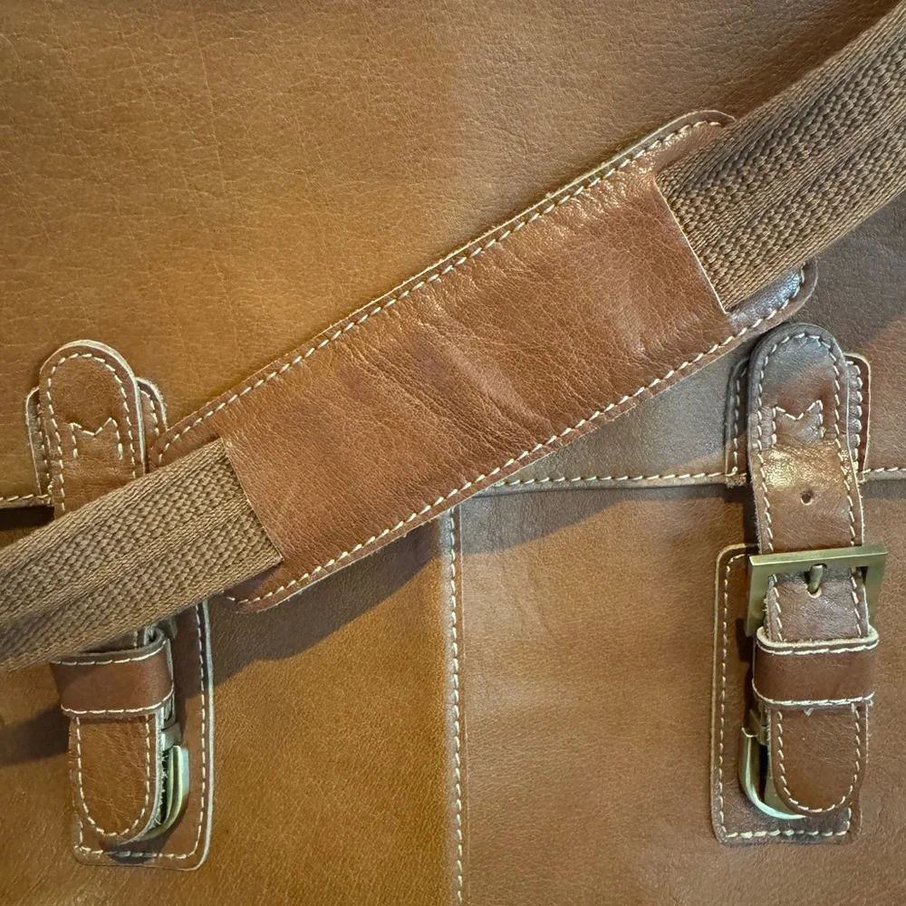 COPY - COPY - Vintage APC Brown Leather Messenger Laptop Briefcase 17